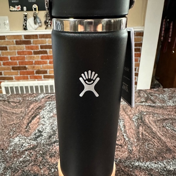 LIMITED EDITION NWT Hydroflask x Vans 24oz water bottle - Picture 10 of 10